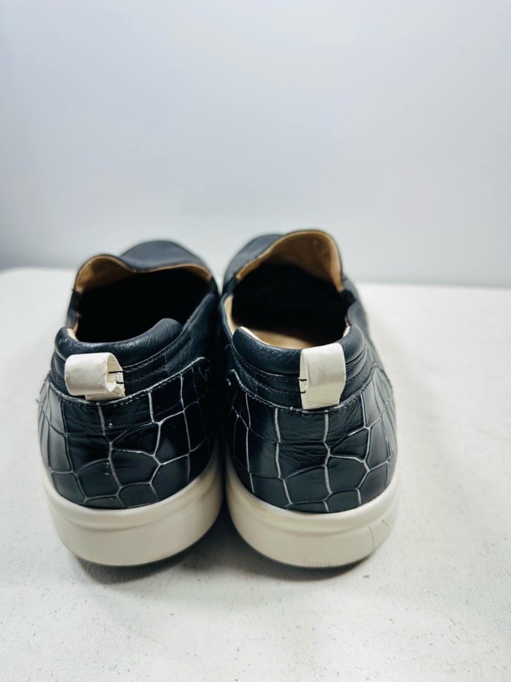 Vionic Penelope Leather Women Slip On Shoes Sneakers Size 11  Black - Picture 4 of 7